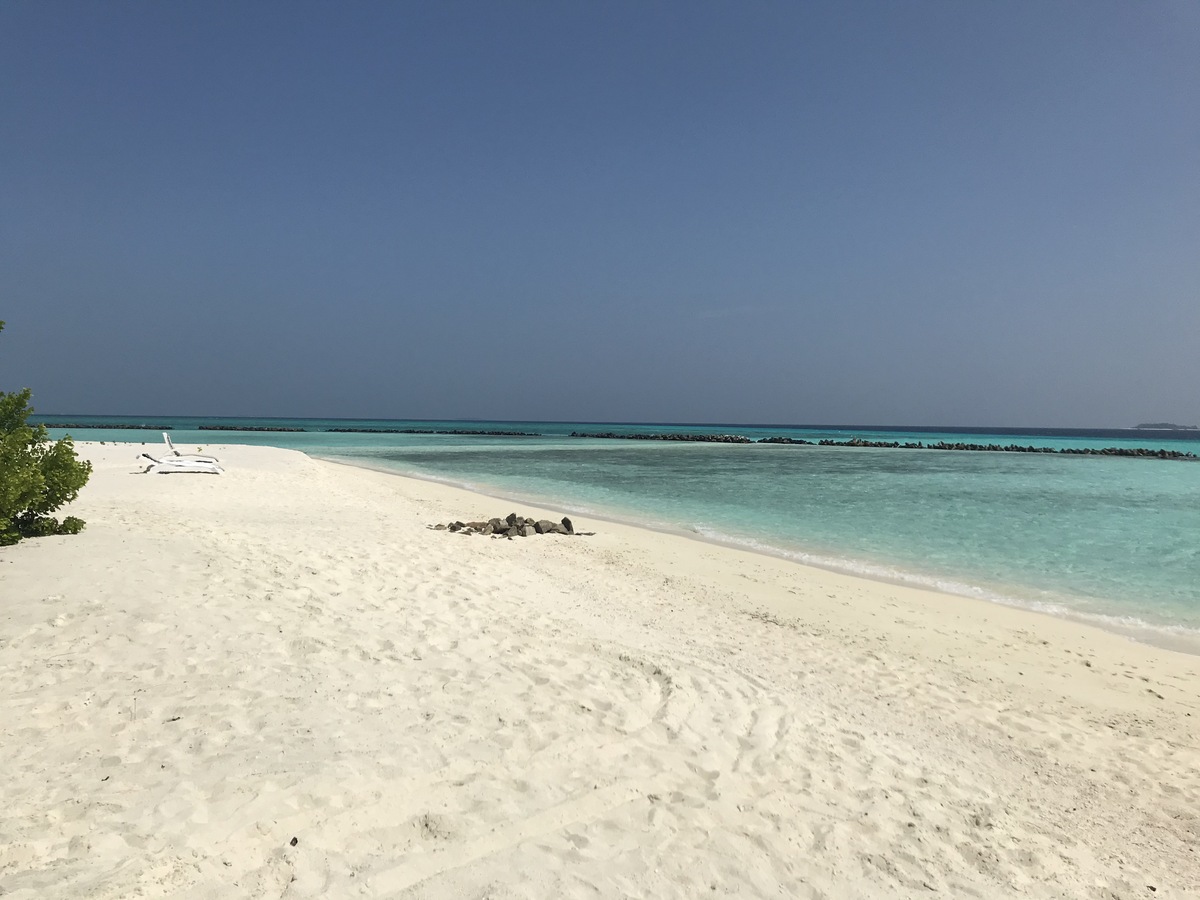 Стъпки по пясъка, Малдиви