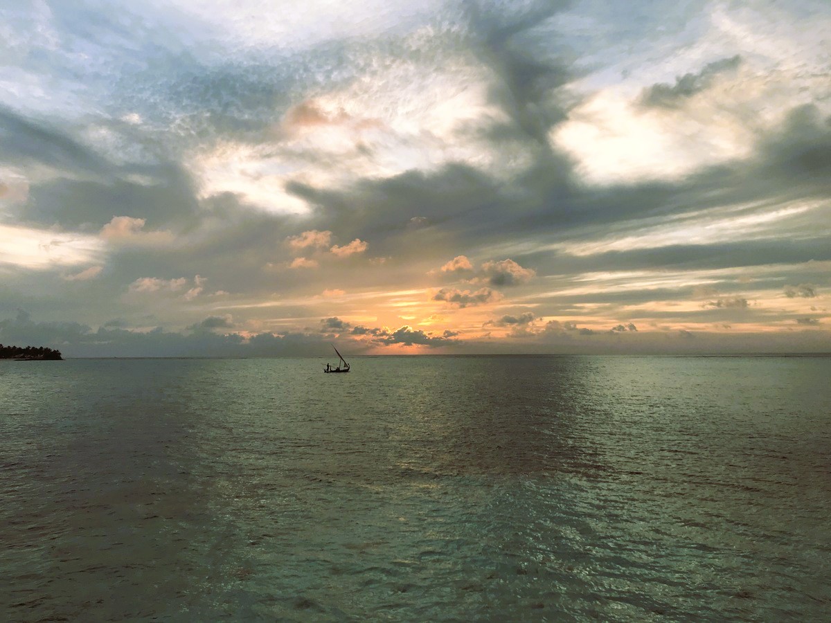 Дхони и залезът, Maldives Дхони и залезът