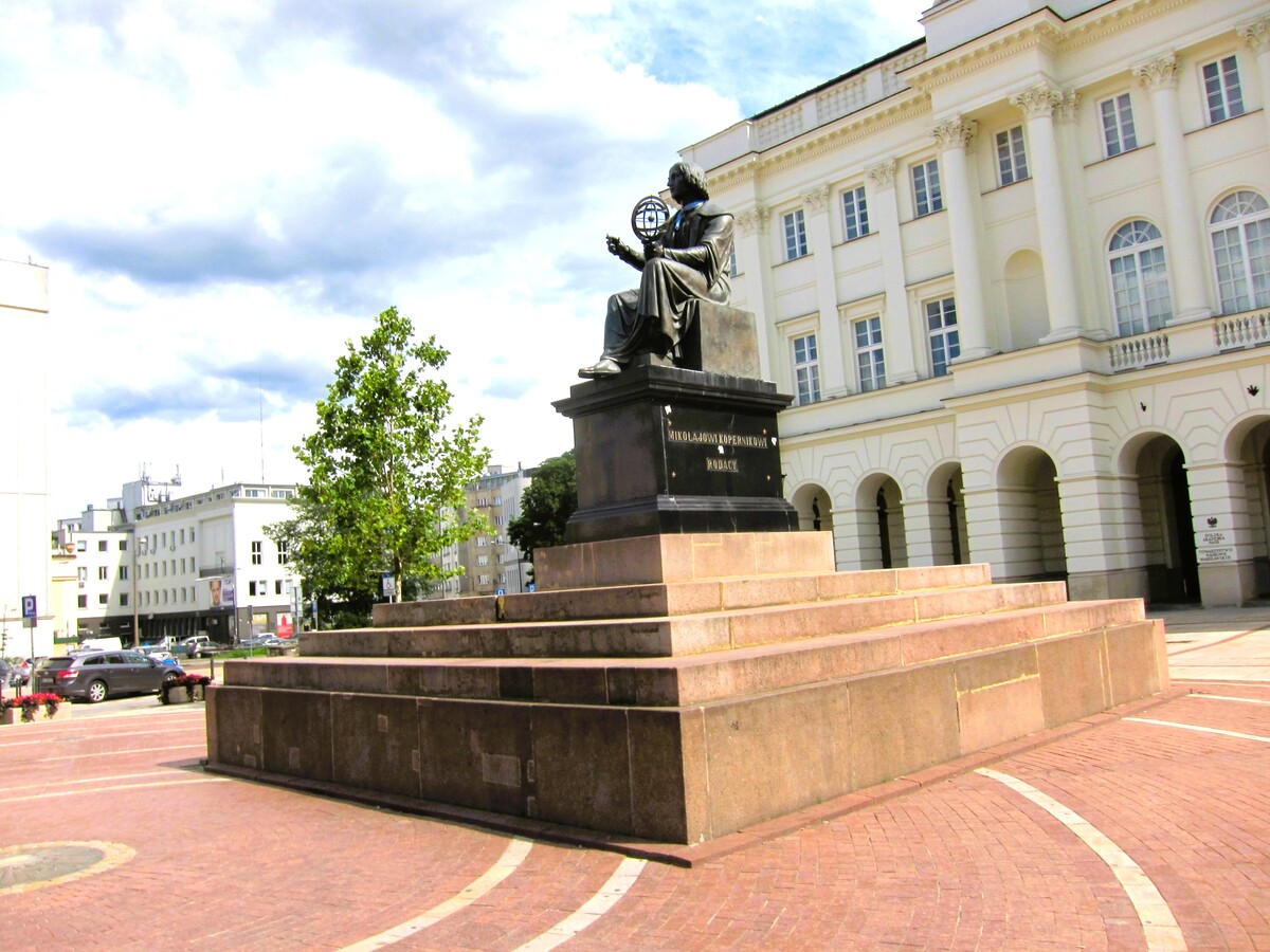 Памятник Копернику