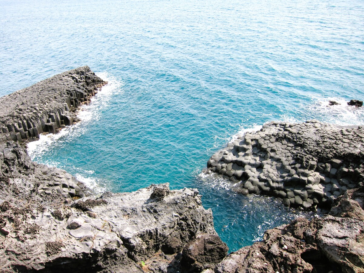 Jeju Island – Daepo Jusangjeolli Columnar Joints