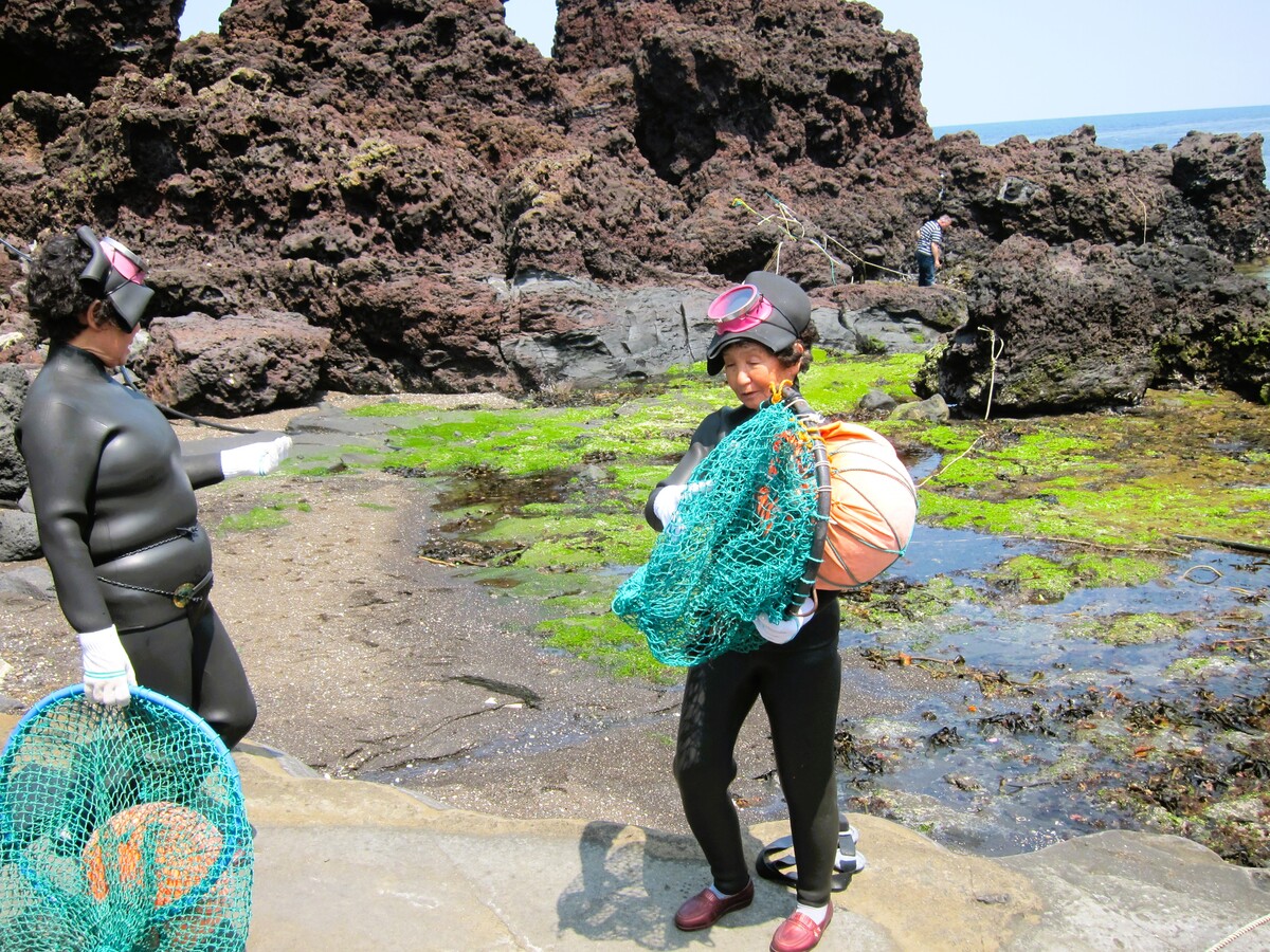 Jeju Island - Haenyeo women divers