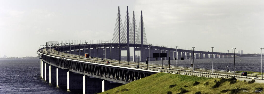 Мостът Йоресунд (Öresundsbron), свързващ Швеция и Дания