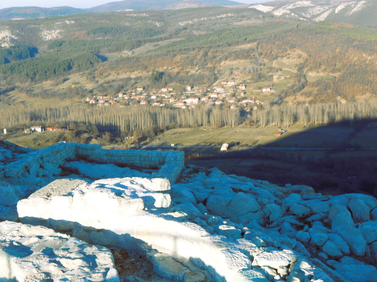 Перперикон, останки от крепостна кула над Родопите